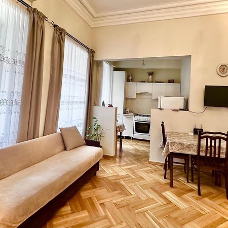 Apartment Dadiani 26 تبليسي المظهر الخارجي الصورة